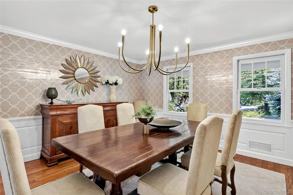 77 Brookside Drive Manhasset, NY 11030