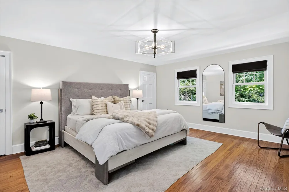 77 Brookside Drive Manhasset, NY 11030