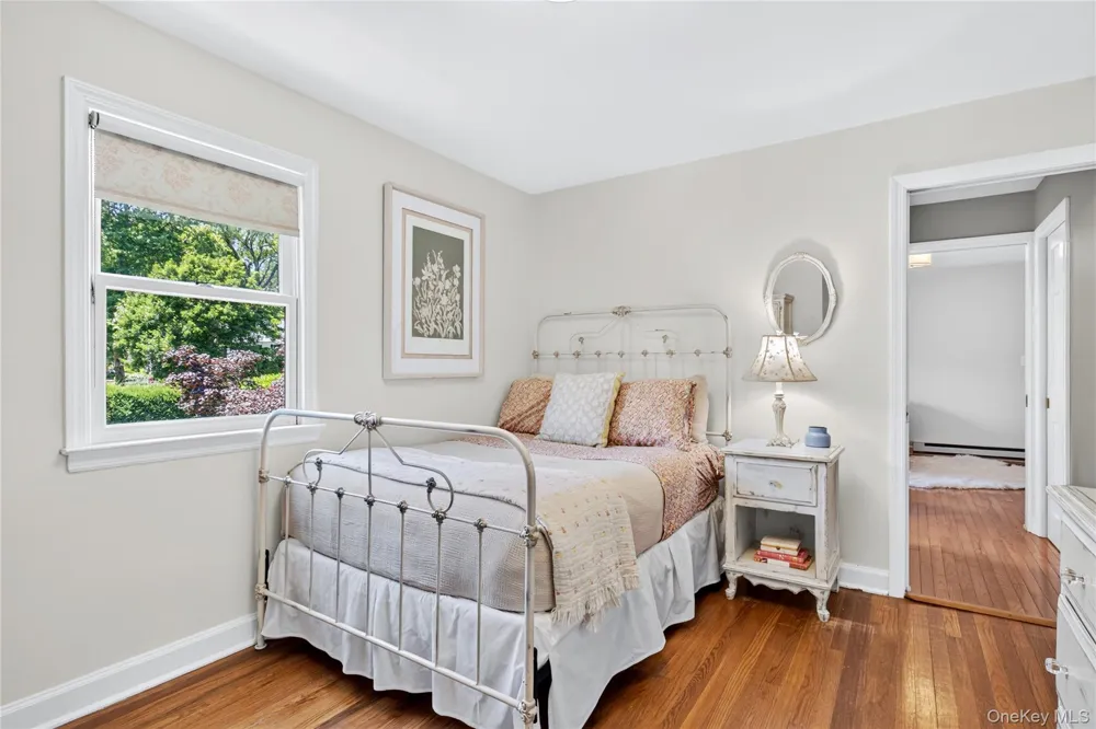 77 Brookside Drive Manhasset, NY 11030