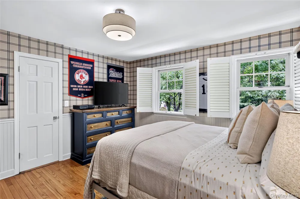 77 Brookside Drive Manhasset, NY 11030