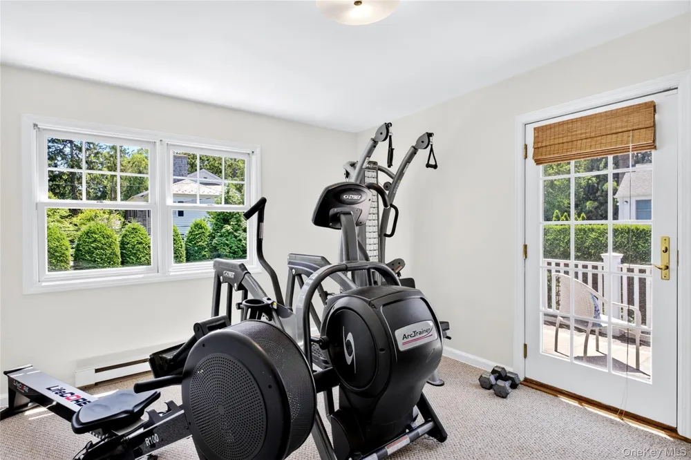 77 Brookside Drive Manhasset, NY 11030