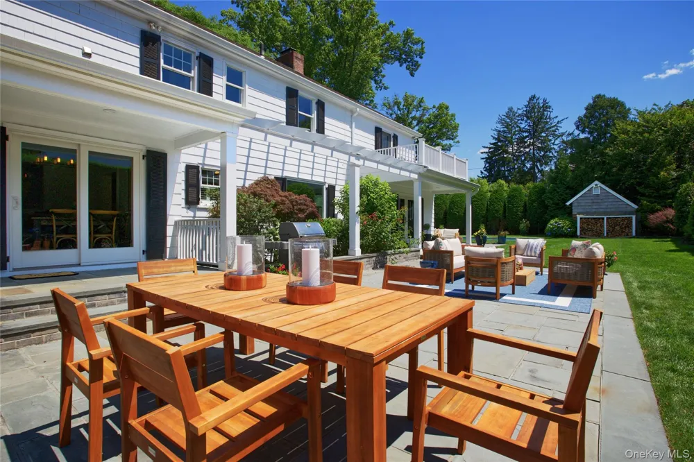 77 Brookside Drive Manhasset, NY 11030