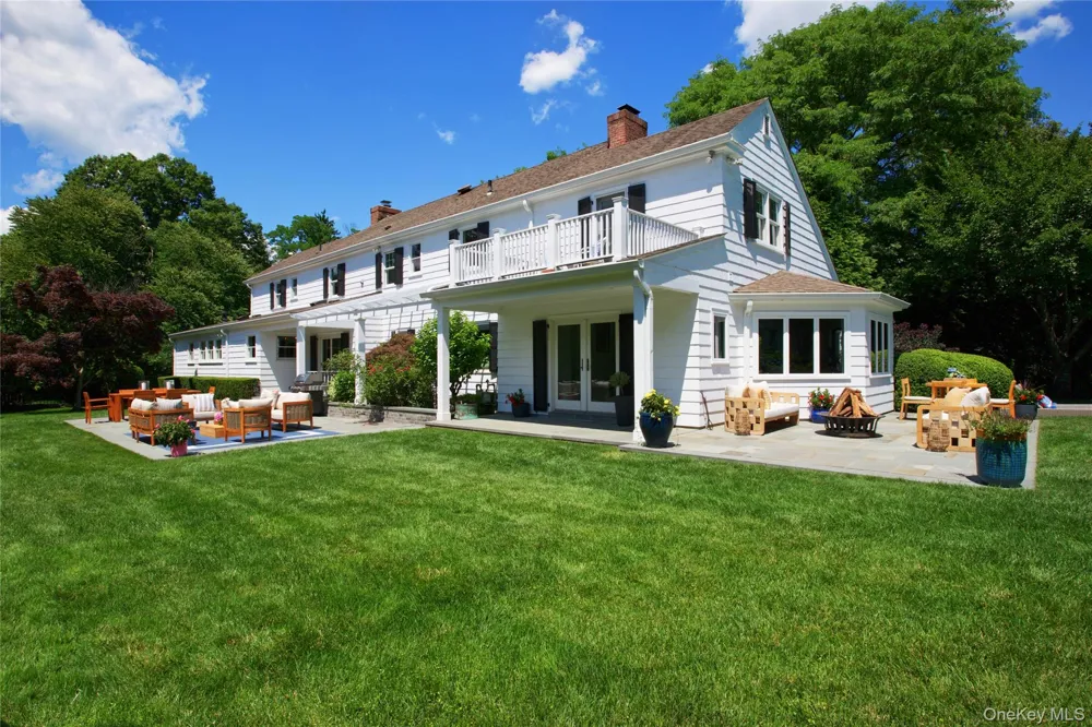 77 Brookside Drive Manhasset, NY 11030