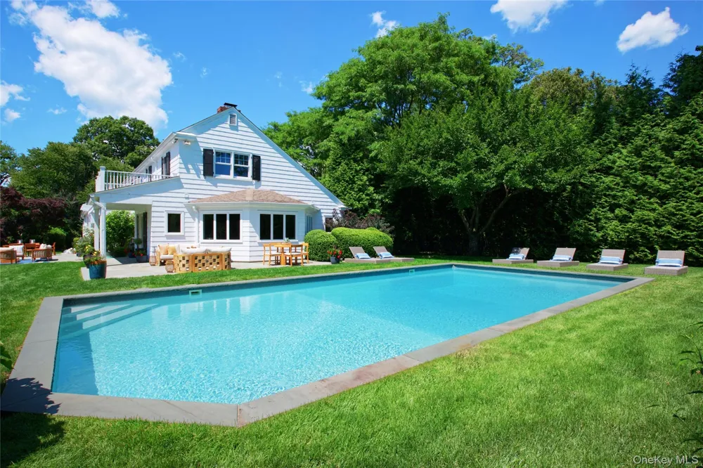77 Brookside Drive Manhasset, NY 11030