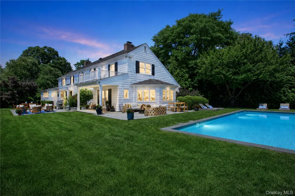 77 Brookside Drive Manhasset, NY 11030