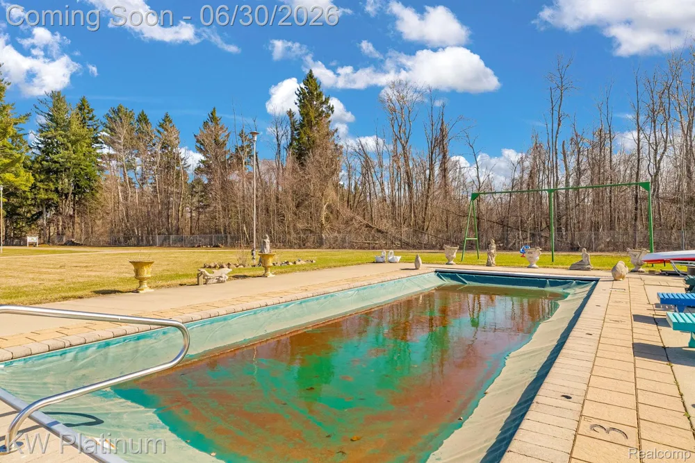 2235 S Lakeshore Road Sand Beach Township, MI 48441