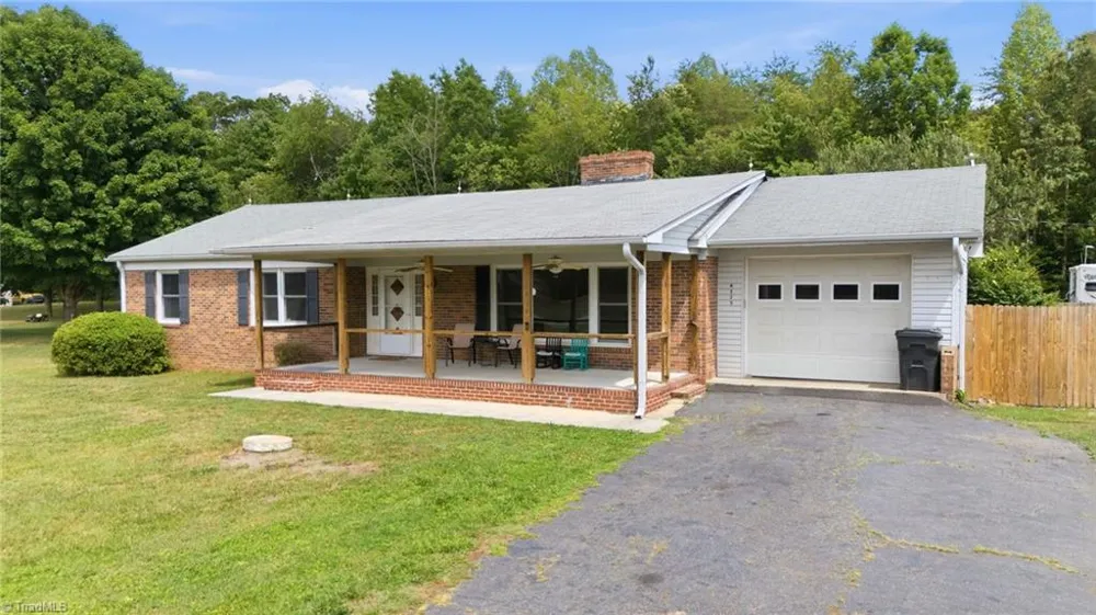 6135 Stanleyville Drive Rural Hall, NC 27045