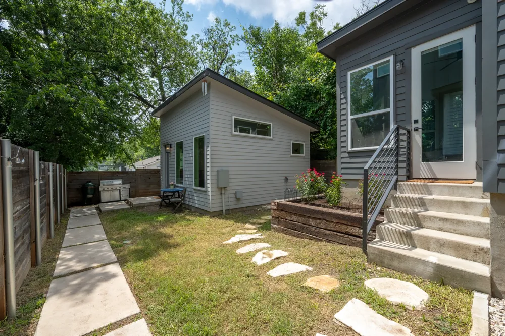 2605 S 2nd Street #2 Austin, TX 78704