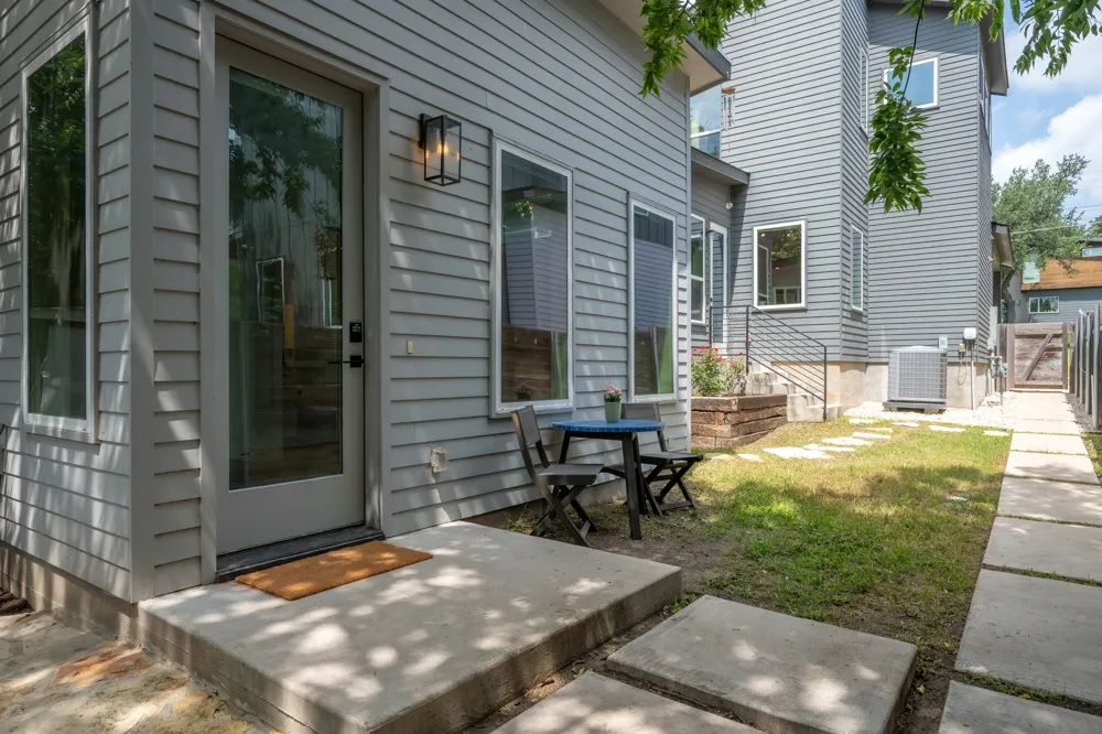 2605 S 2nd Street #2 Austin, TX 78704