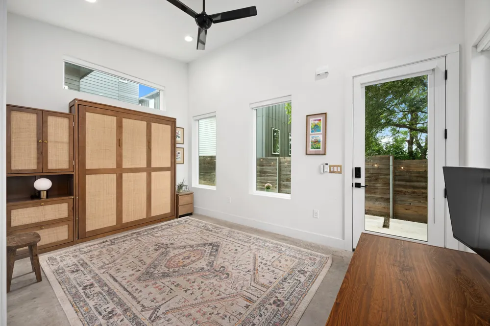 2605 S 2nd Street #2 Austin, TX 78704