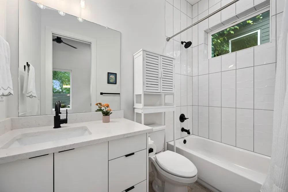 2605 S 2nd Street #2 Austin, TX 78704