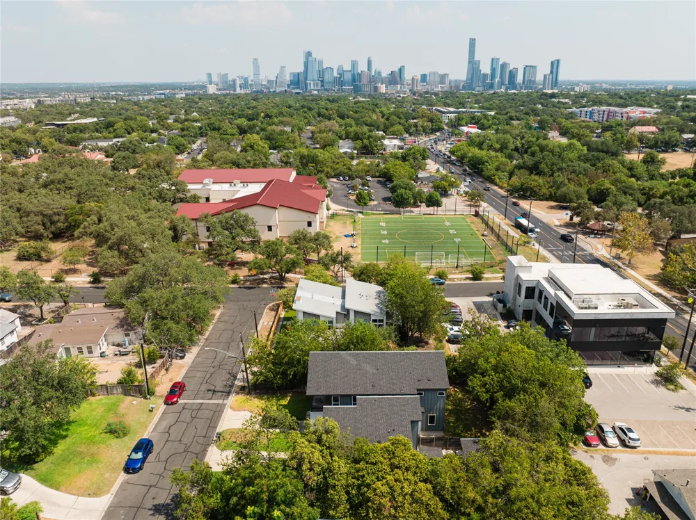 2605 S 2nd Street #2 Austin, TX 78704