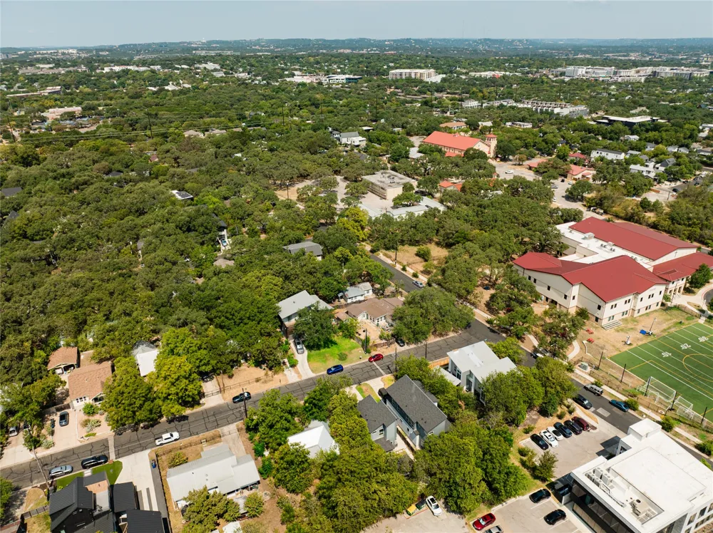 2605 S 2nd Street #2 Austin, TX 78704