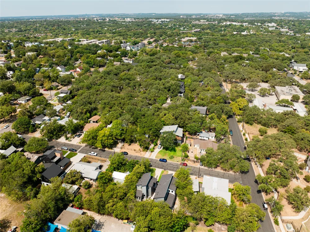2605 S 2nd Street #2 Austin, TX 78704