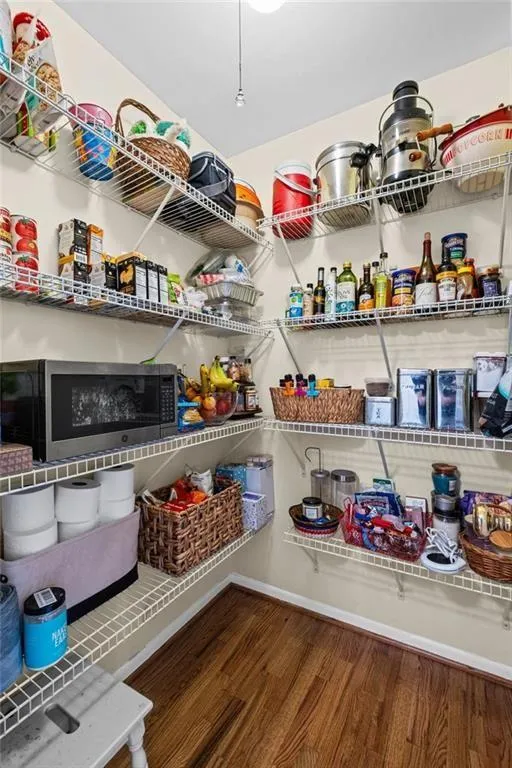2730 Fontainebleau Drive Dunwoody, GA 30360