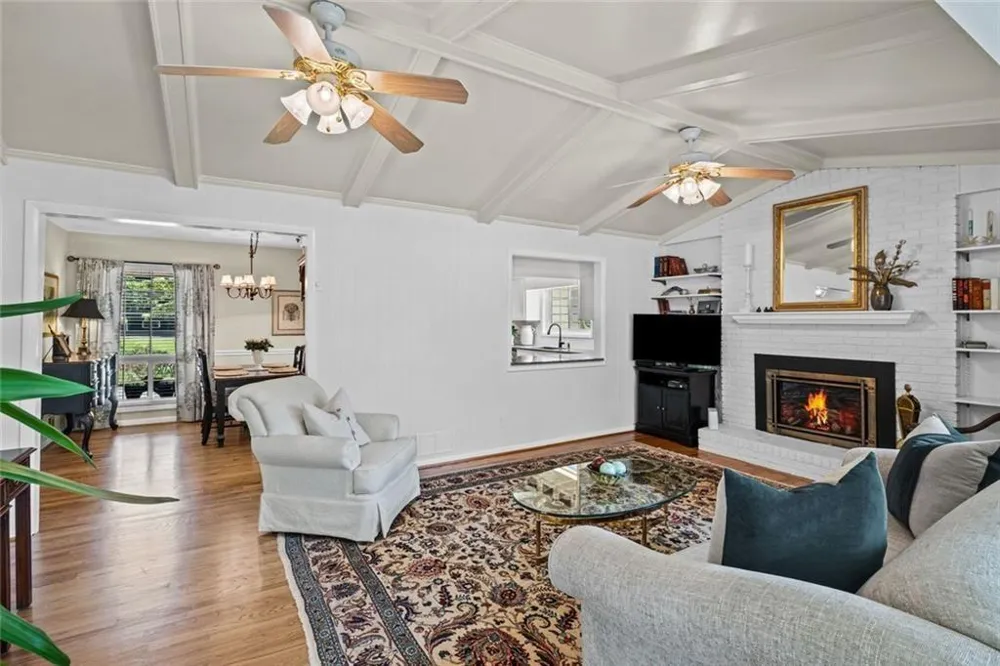 2730 Fontainebleau Drive Dunwoody, GA 30360