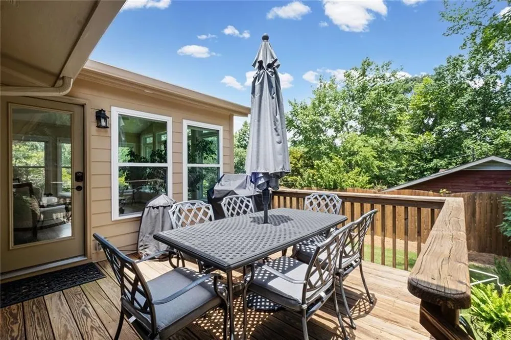 2730 Fontainebleau Drive Dunwoody, GA 30360