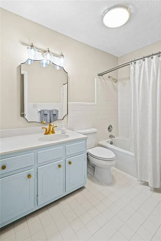 2730 Fontainebleau Drive Dunwoody, GA 30360