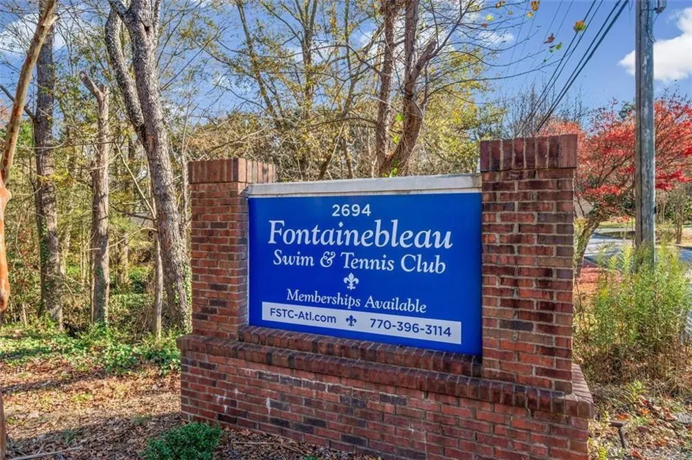 2730 Fontainebleau Drive Dunwoody, GA 30360