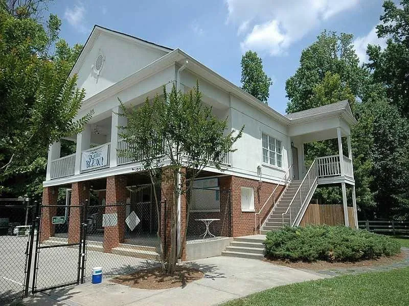 2730 Fontainebleau Drive Dunwoody, GA 30360