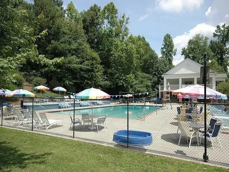 2730 Fontainebleau Drive Dunwoody, GA 30360