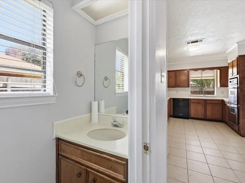 1070 Shakespeare Drive Beaumont, TX 77706