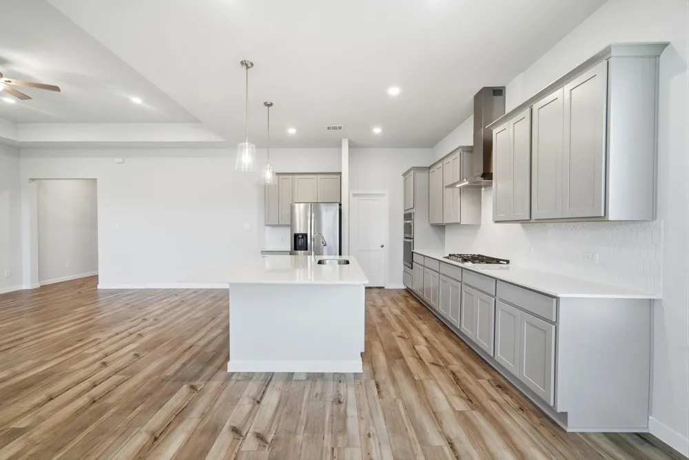 107 Lake Woodshore Court Clute, TX 77531