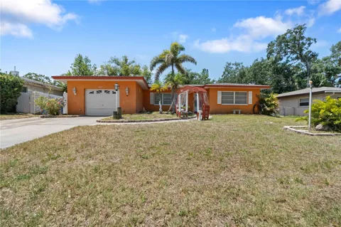 927 PARKWOOD DRIVE