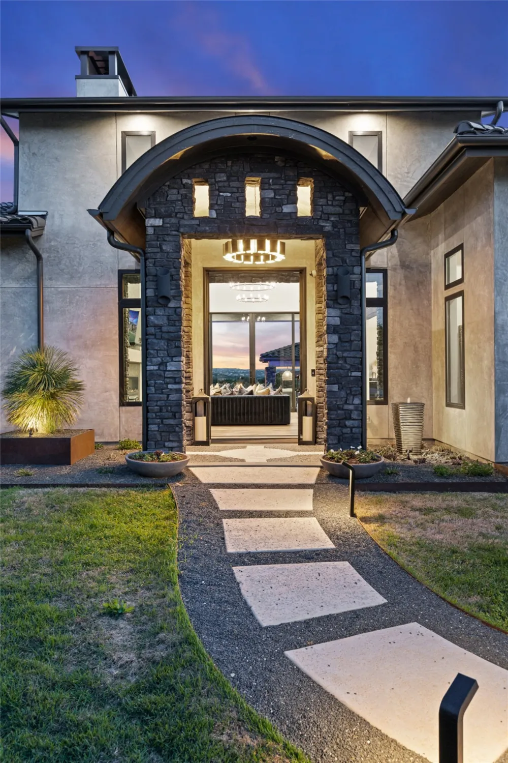 19204 Secretariat Place Spicewood, TX 78669