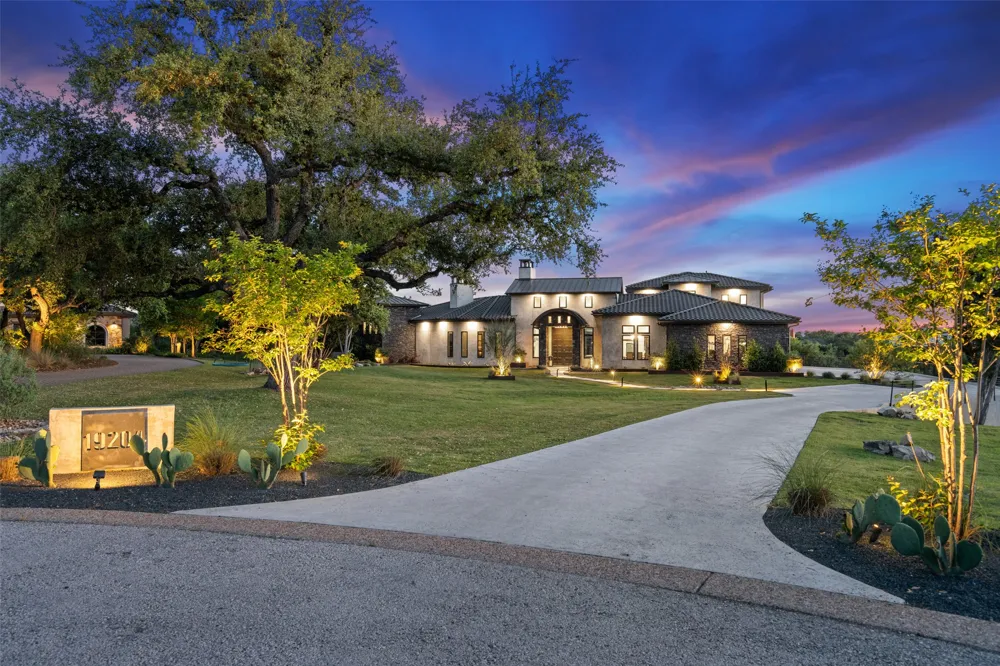 19204 Secretariat Place Spicewood, TX 78669
