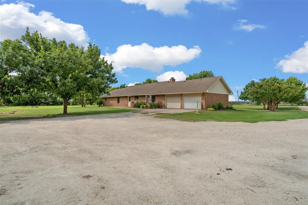 4381 County Line Parkway Mart, TX 76664