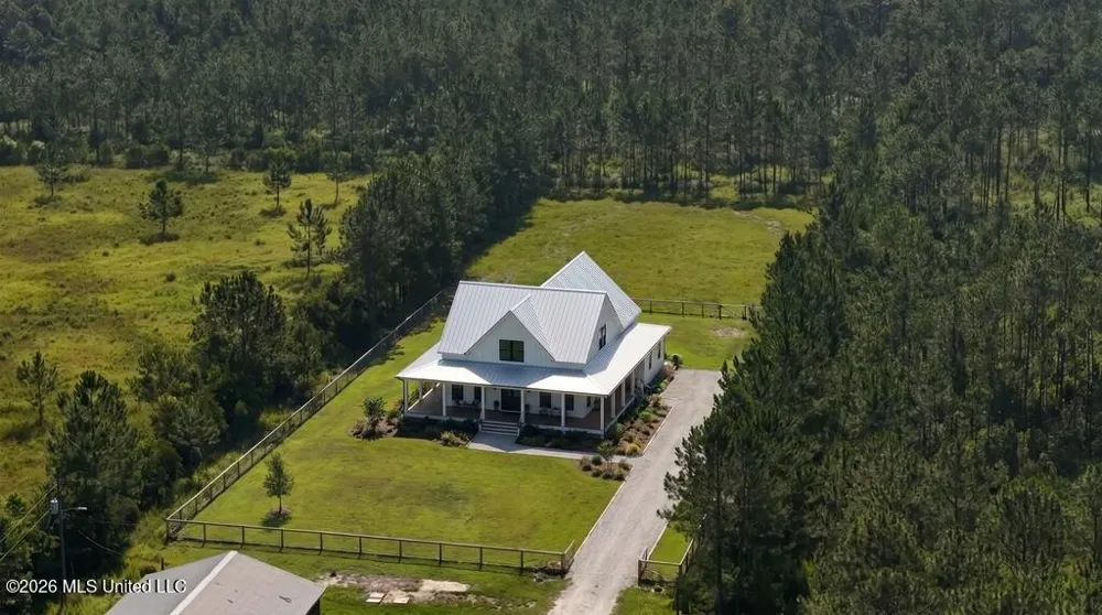 10540 Old Stage Road Moss Point, MS 39562