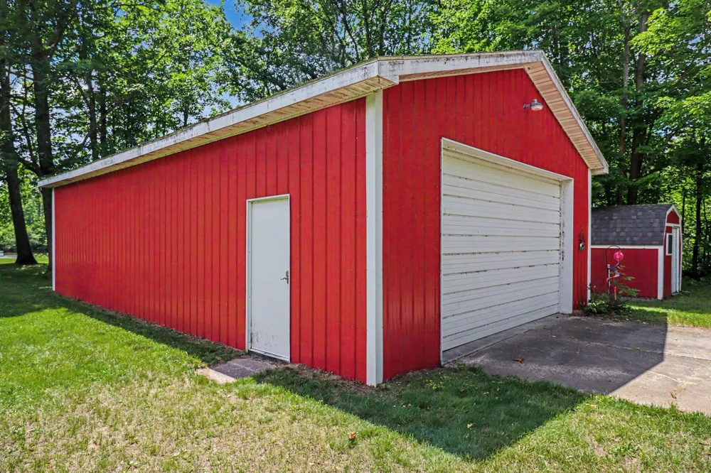 7245 River Road Evart, MI 49631