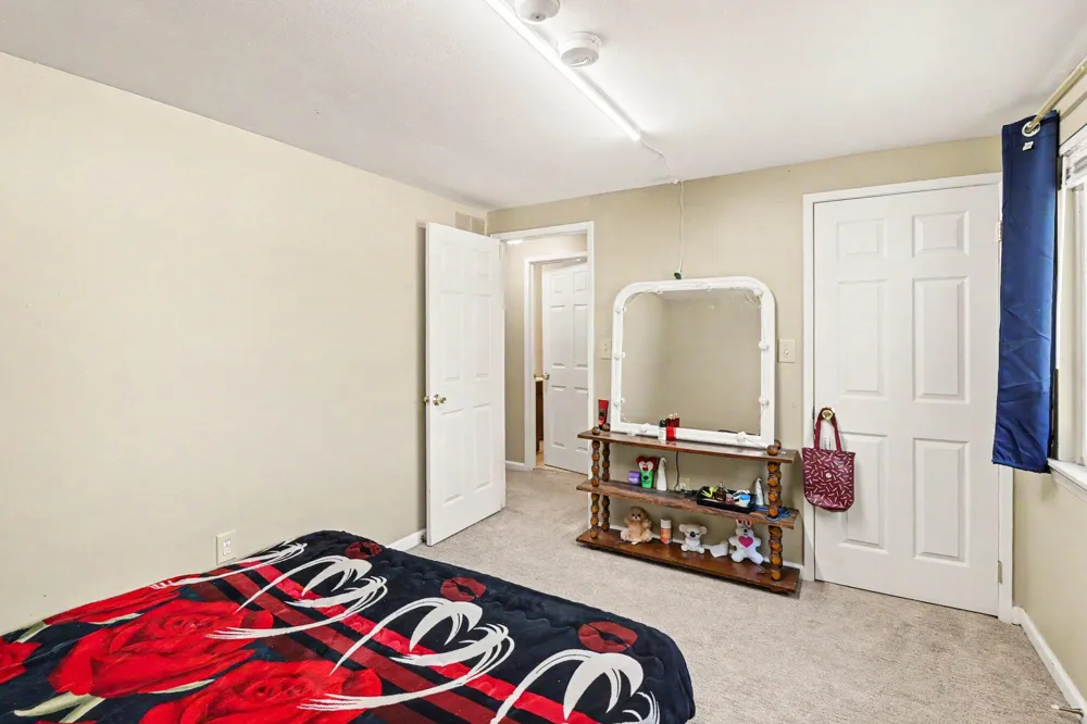 2041 W Franklin Drive Canton, MI 48187