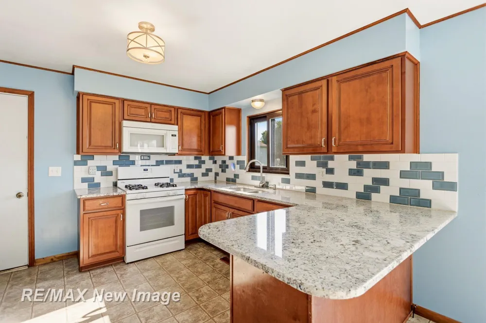 577 S Lincoln Road Portsmouth Charter Township, MI 48708