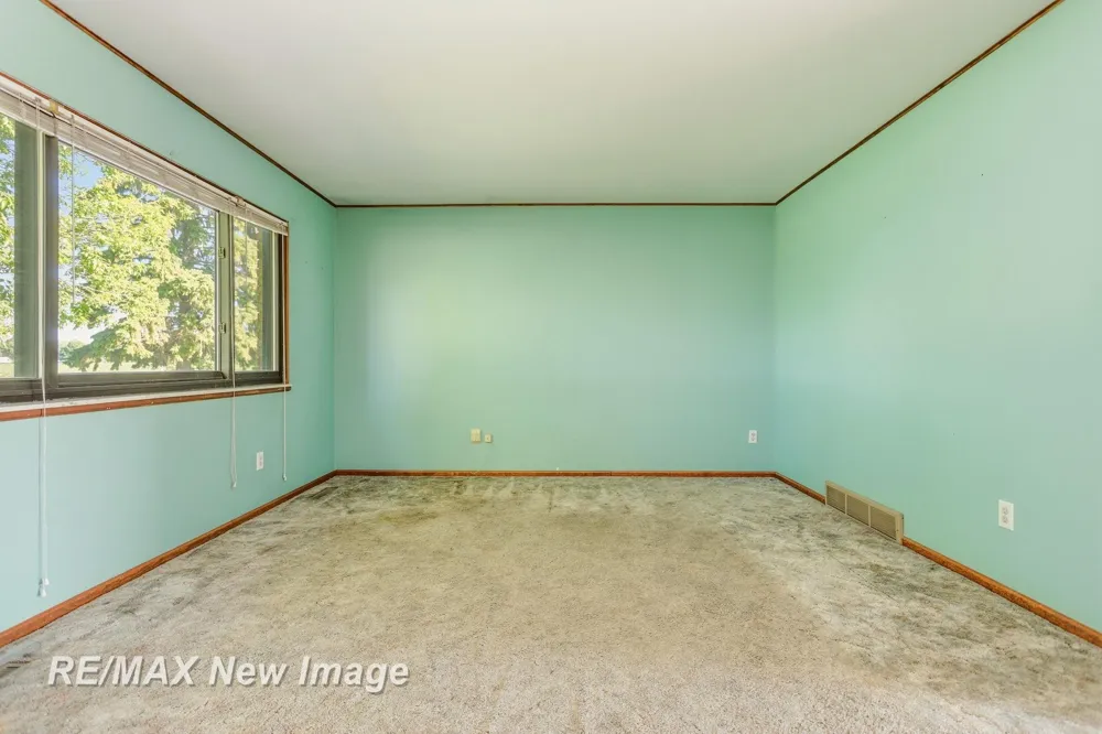 577 S Lincoln Road Portsmouth Charter Township, MI 48708