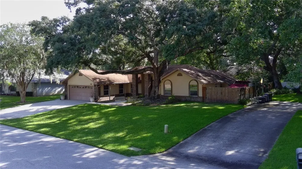 915 HEATHERBROOK DRIVE Auburndale, FL 33823