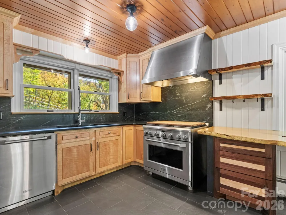 191 Fork Road Burnsville, NC 28714