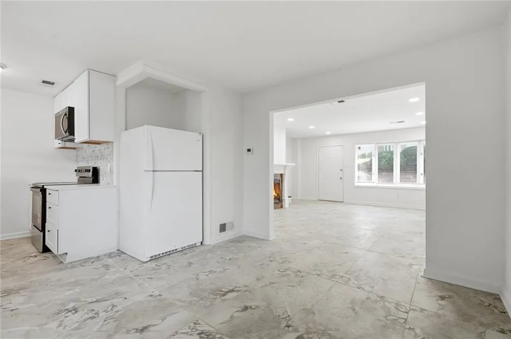 236 Mill Creek Place Roswell, GA 30076