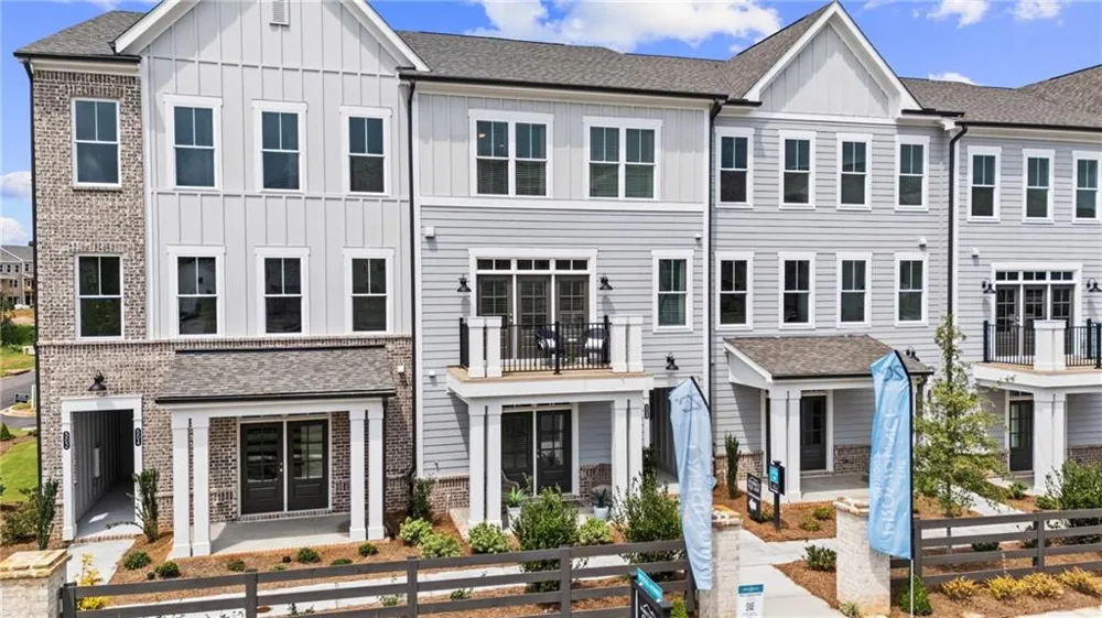 522 Alice Way #D11 Cumming, GA 30040