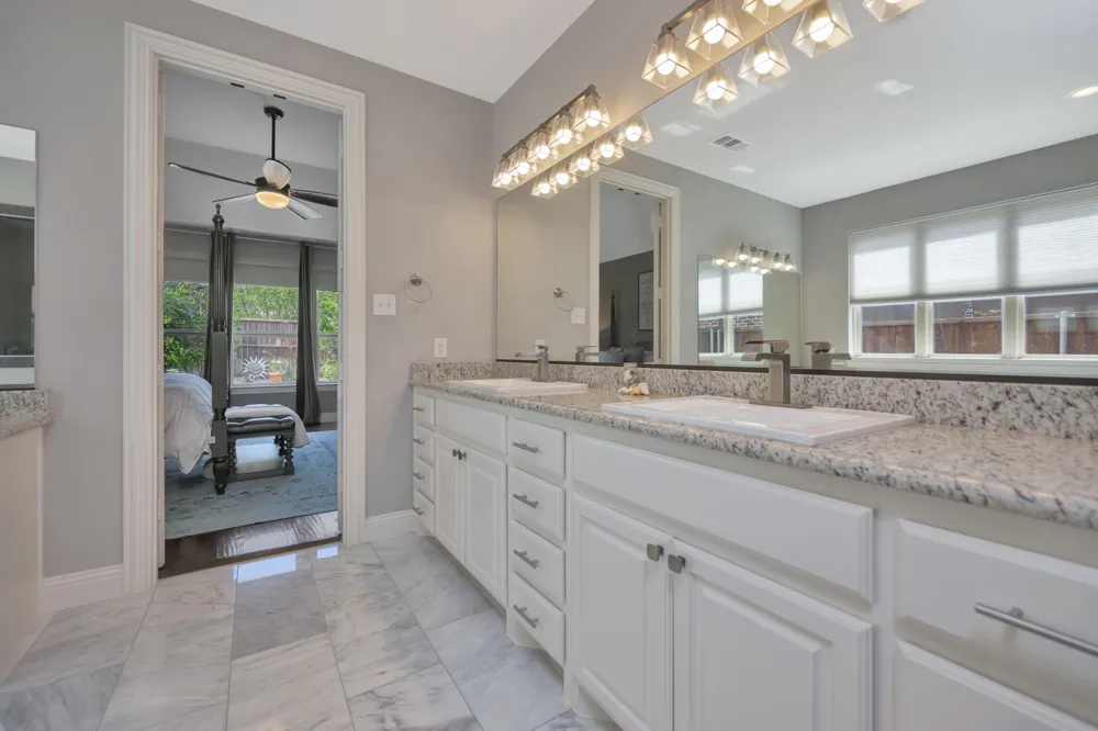 944 Highpoint Way Roanoke, TX 76262