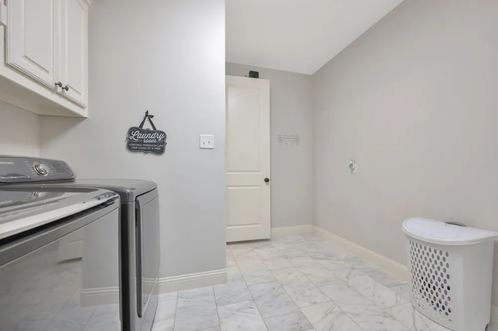944 Highpoint Way Roanoke, TX 76262