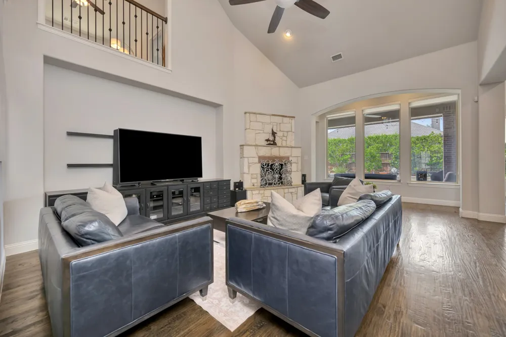 944 Highpoint Way Roanoke, TX 76262