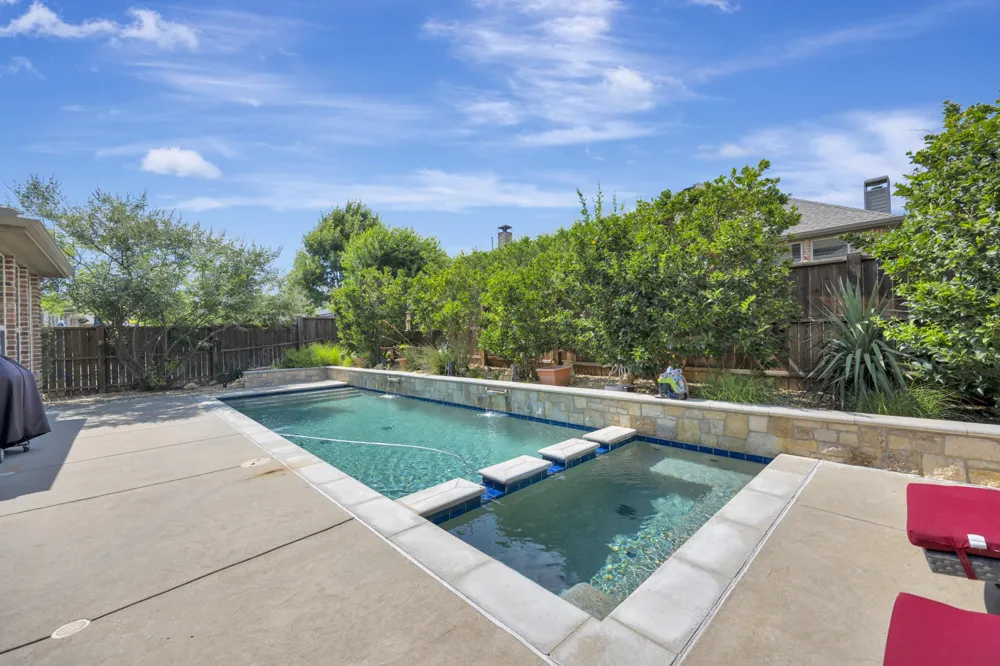 944 Highpoint Way Roanoke, TX 76262