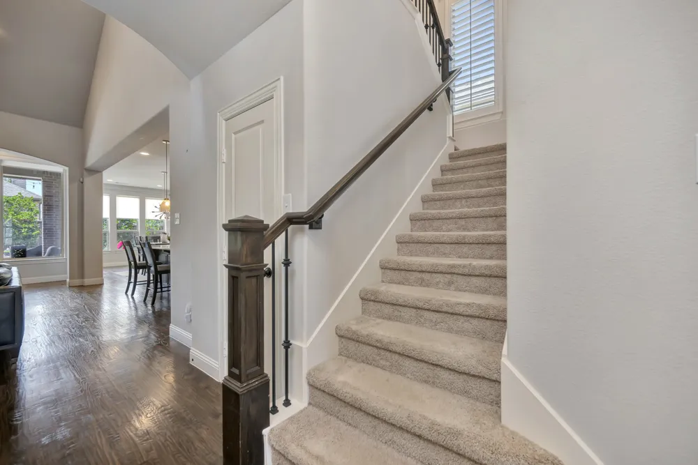 944 Highpoint Way Roanoke, TX 76262