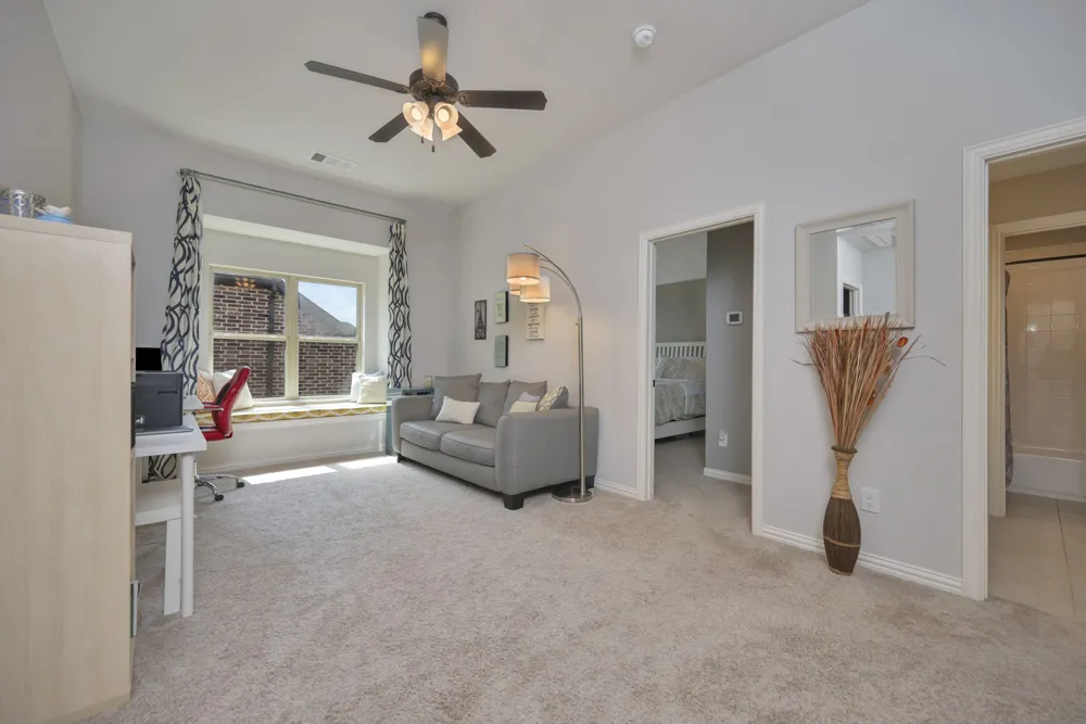 944 Highpoint Way Roanoke, TX 76262