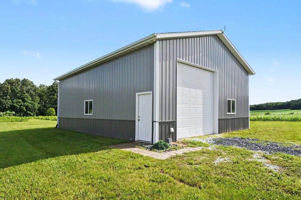 3181 Chamberlain Road Buchanan, MI 49107
