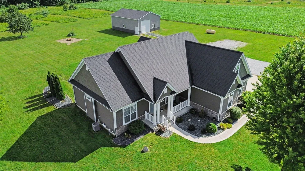 3181 Chamberlain Road Buchanan, MI 49107