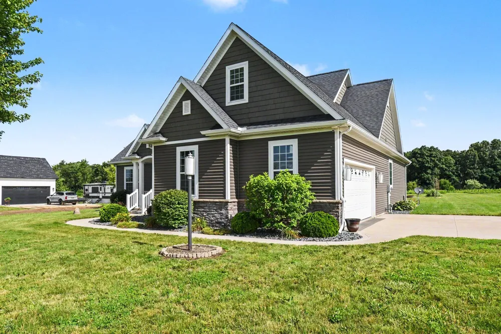 3181 Chamberlain Road Buchanan, MI 49107