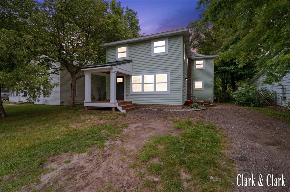 214 Lincoln Street Howard City, MI 49329
